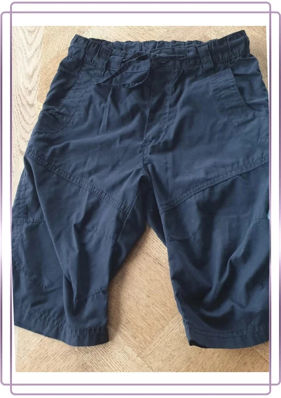 Lot van 2 buikvrije broekjes en shorts 4-5 jaar – photo 2
